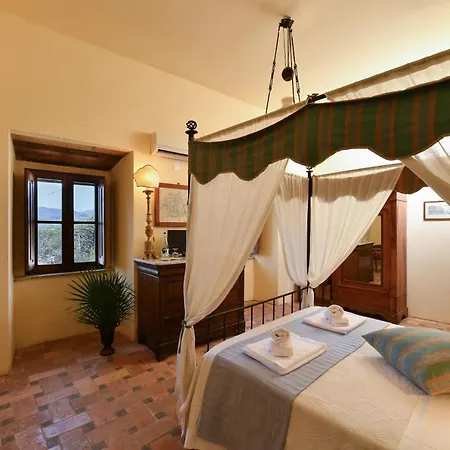Отель Castello Costaguti 3*