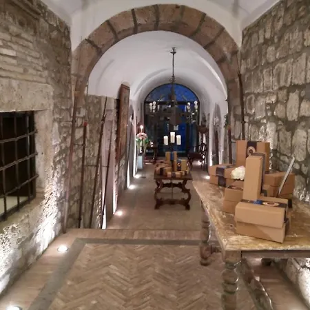 Castello Costaguti Отель