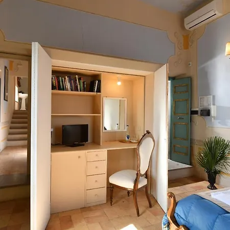 Castello Costaguti Отель 3*