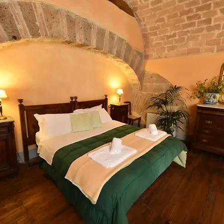 Отель Castello Costaguti