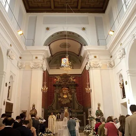 Castello Costaguti 3* Roccalvecce