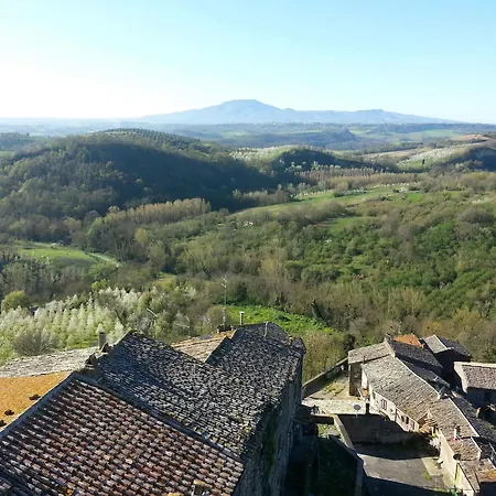 Castello Costaguti 3* Roccalvecce