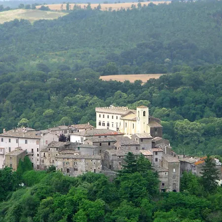 Castello Costaguti Roccalvecce