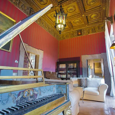 Отель Castello Costaguti