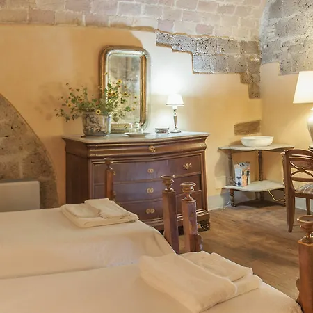 Castello Costaguti Отель Roccalvecce