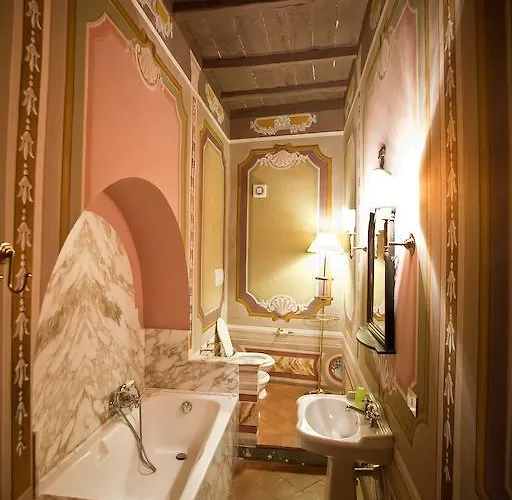 ホテル Castello Costaguti 3*